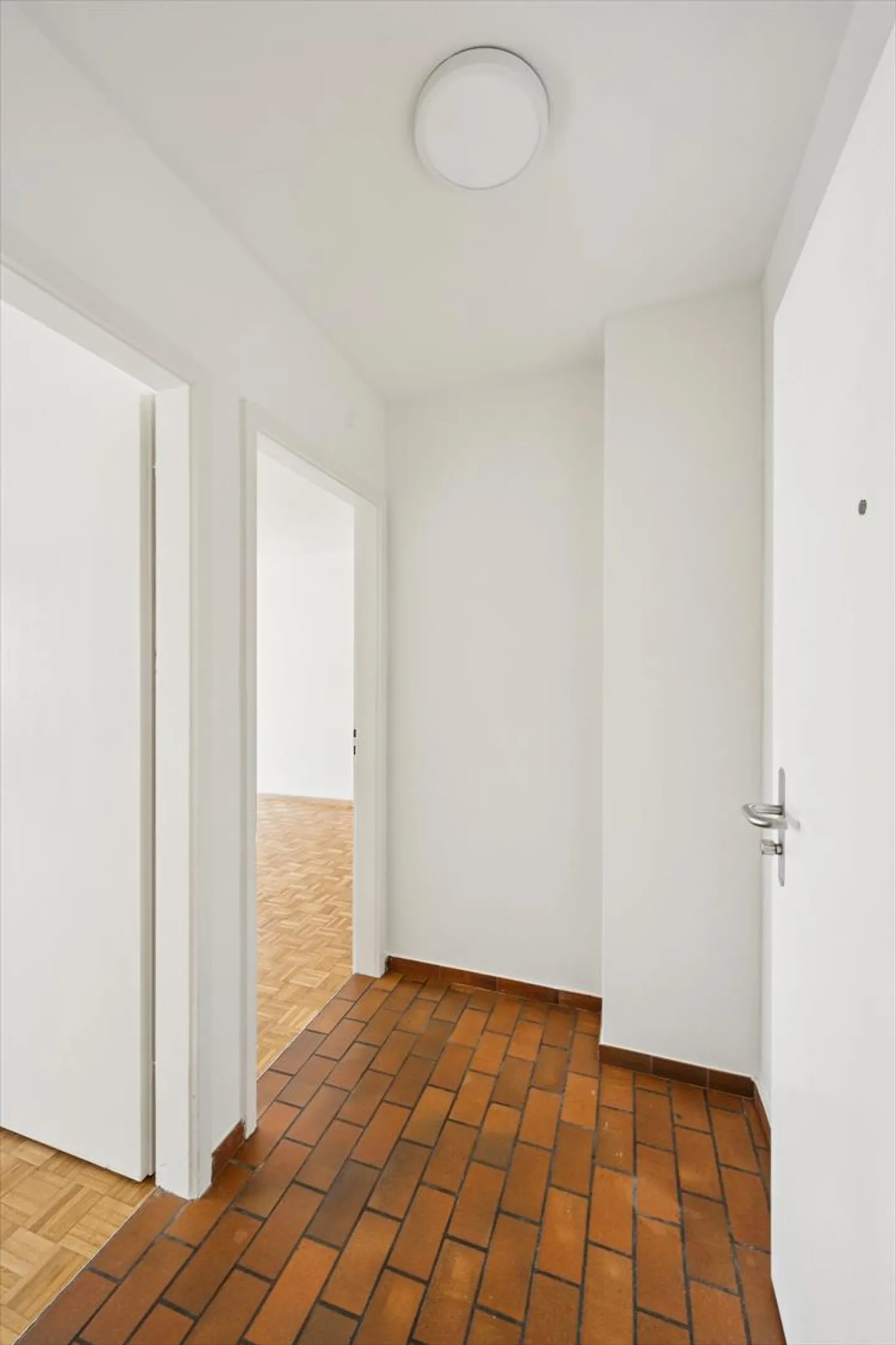 Rent without deposit - Your new home awaits - Photo 2 of 9