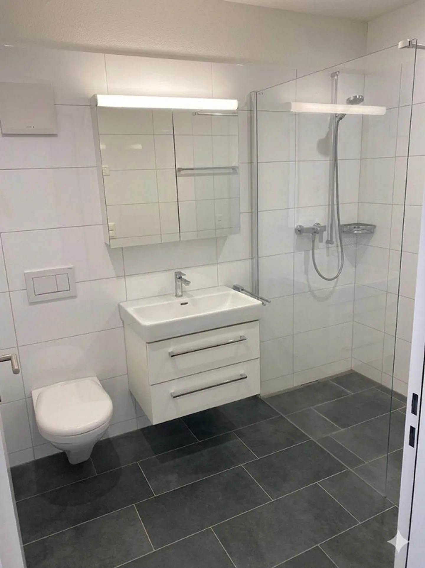 Charming 3.5-room apartment with spacious balcony - Photo 7 of 9