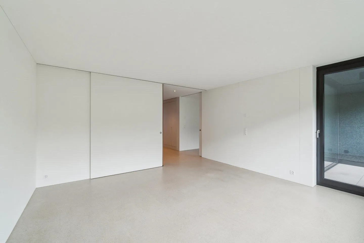 Modern 3.5 Room Apartment in Zurich-Seefeld - Photo 7 of 10