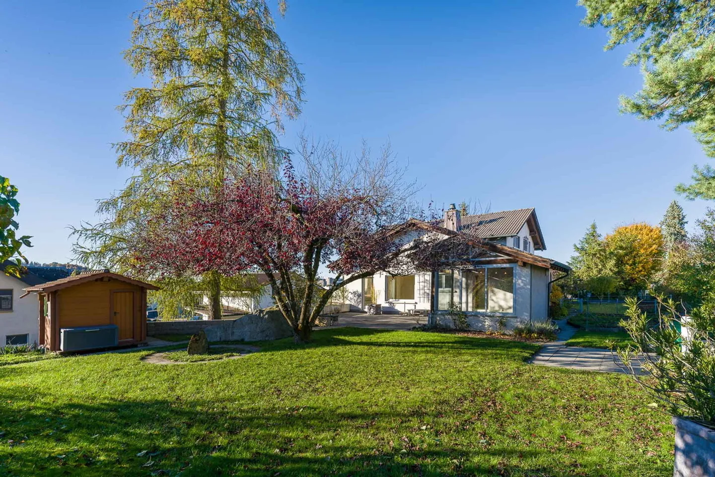 Générosité de la Maison et de la Propriété - Photo 3 sur 4