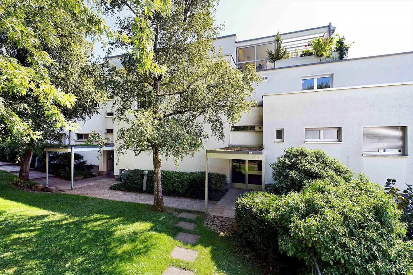 «Viel Platz an bevorzugter Lage mit traumhafter Aussicht» - Foto 1 von 10