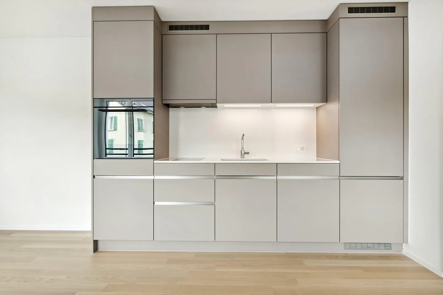 Modern Apartment with Smart Home - Photo 4 of 5