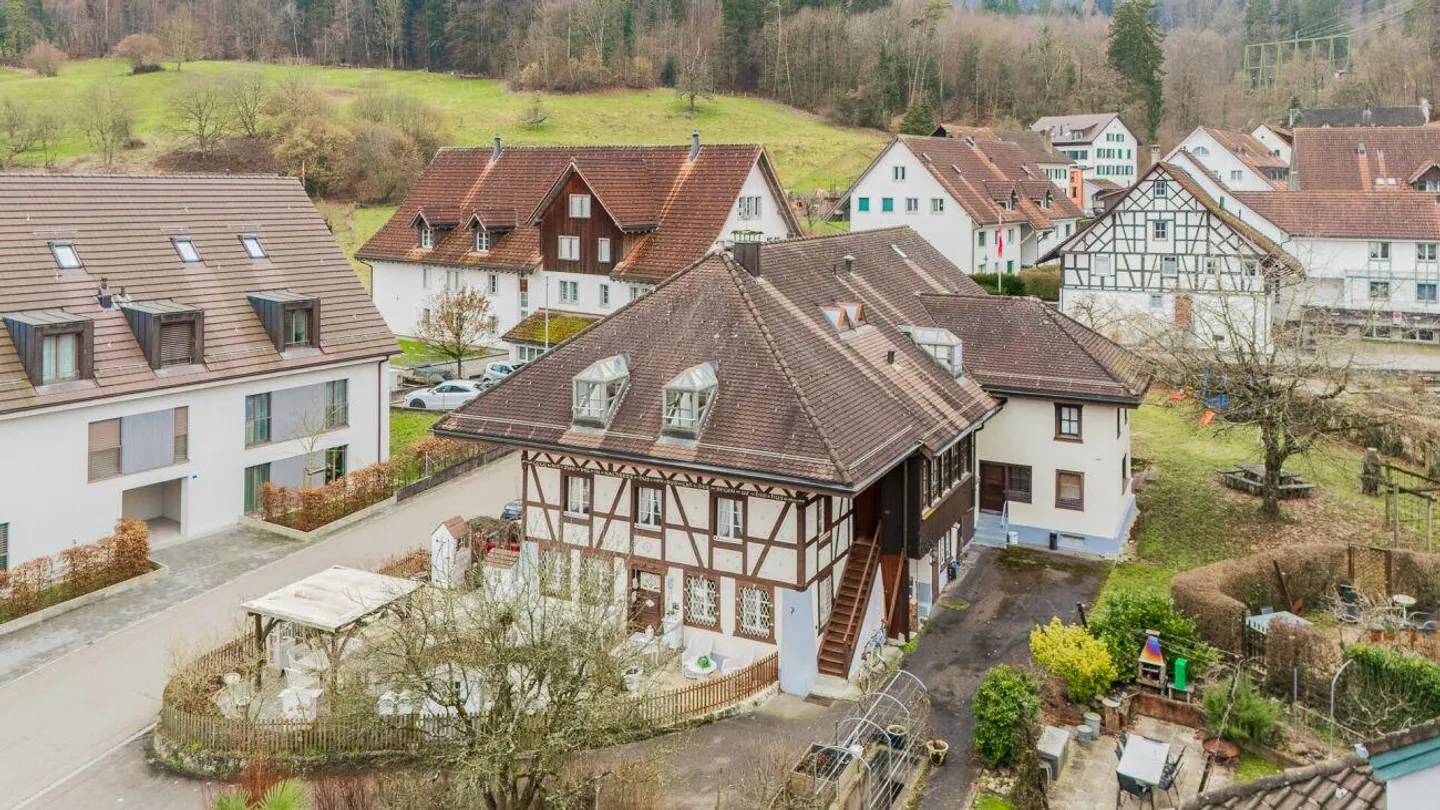 Maisonette de 6,5 pièces dans une maison à colombages historique - Photo 3 sur 10