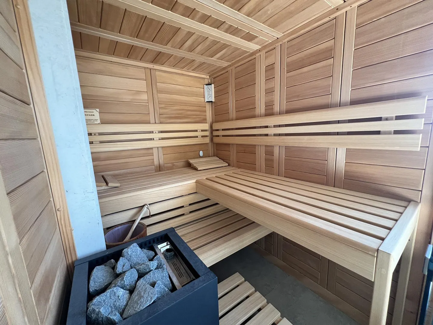Maison moderne, équipements de qualité, grand jardin et de nombreux extras - Photo 8 sur 8