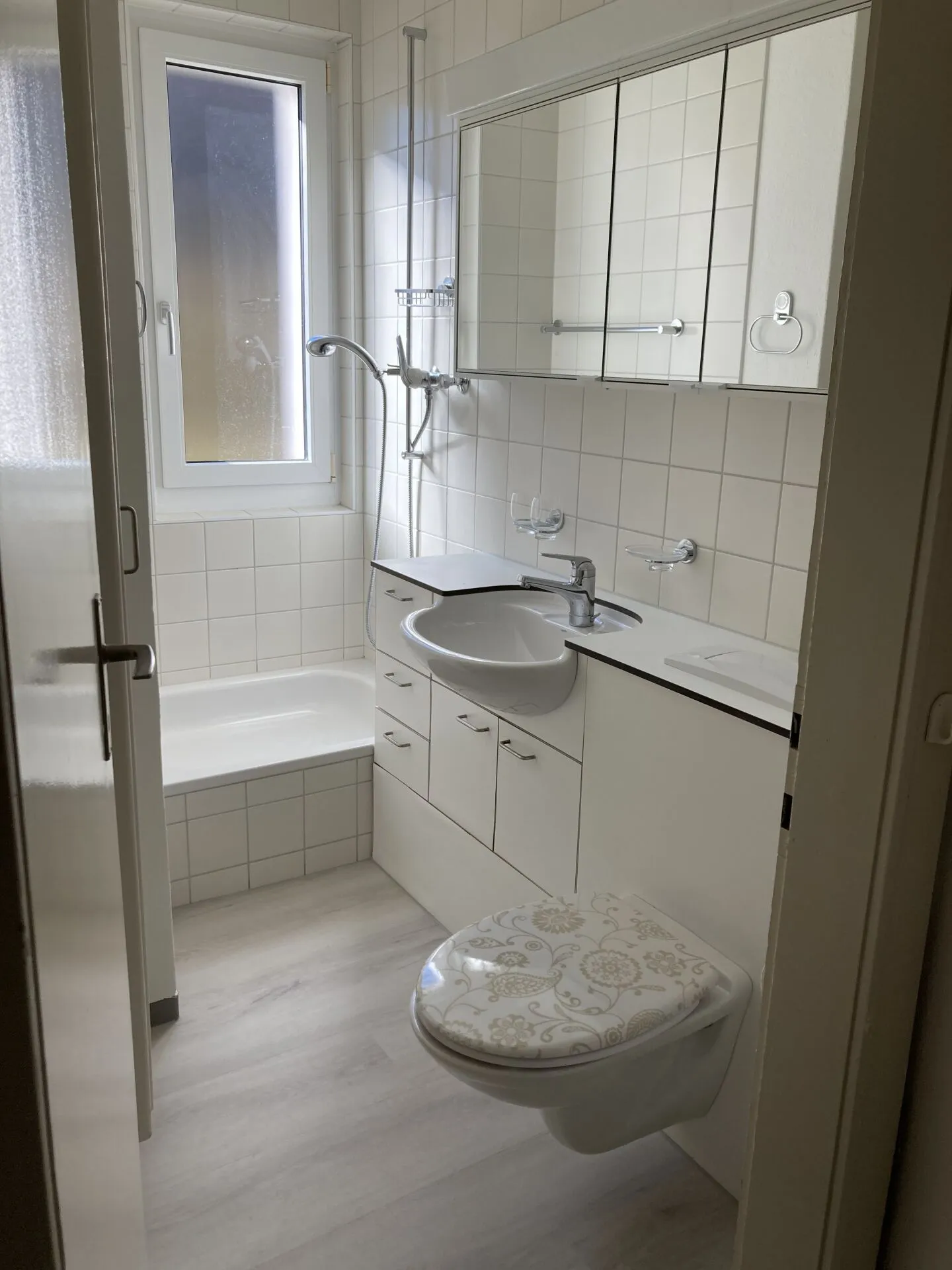 Bright 3-room apartment for rent in Ostermundigen! - Photo 2 of 7
