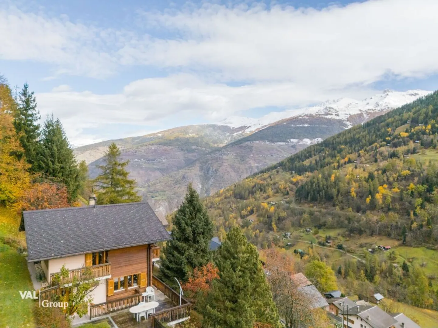 Charming Chalet in Val d'Hérens - Photo 3 of 20