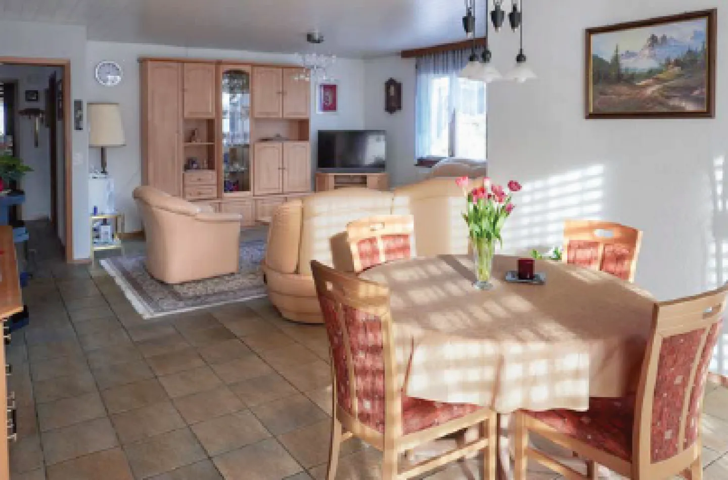 Casa unifamiliare indipendente di 5 stanze con garage, cortile, balcone, giardino e bella vista - Foto 9 di 13