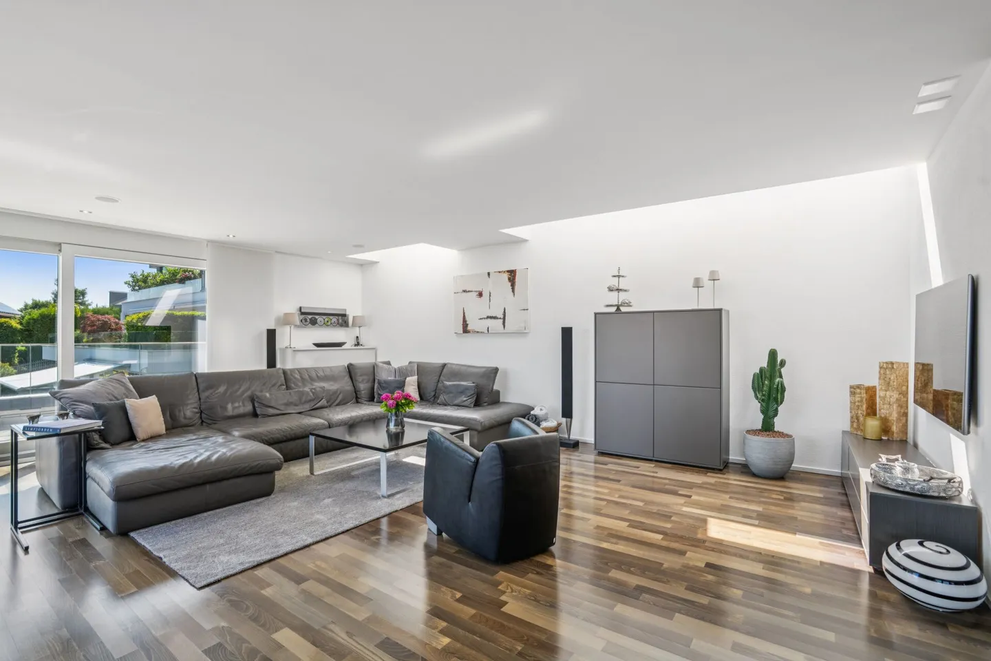 Villa familiare esclusiva con appartamento separato e vista lago - Foto 23 di 35