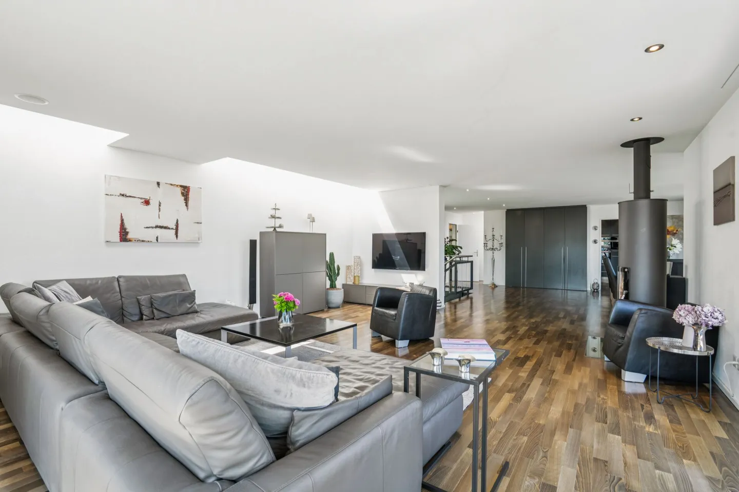 Villa familiare esclusiva con appartamento separato e vista lago - Foto 24 di 35