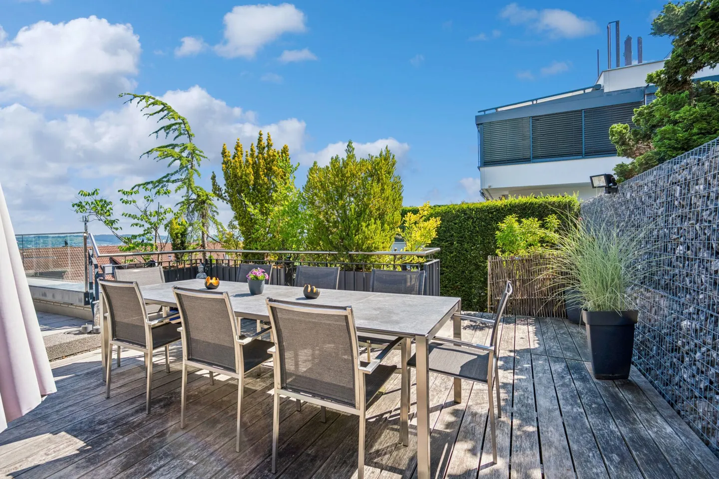 Villa familiare esclusiva con appartamento separato e vista lago - Foto 29 di 35