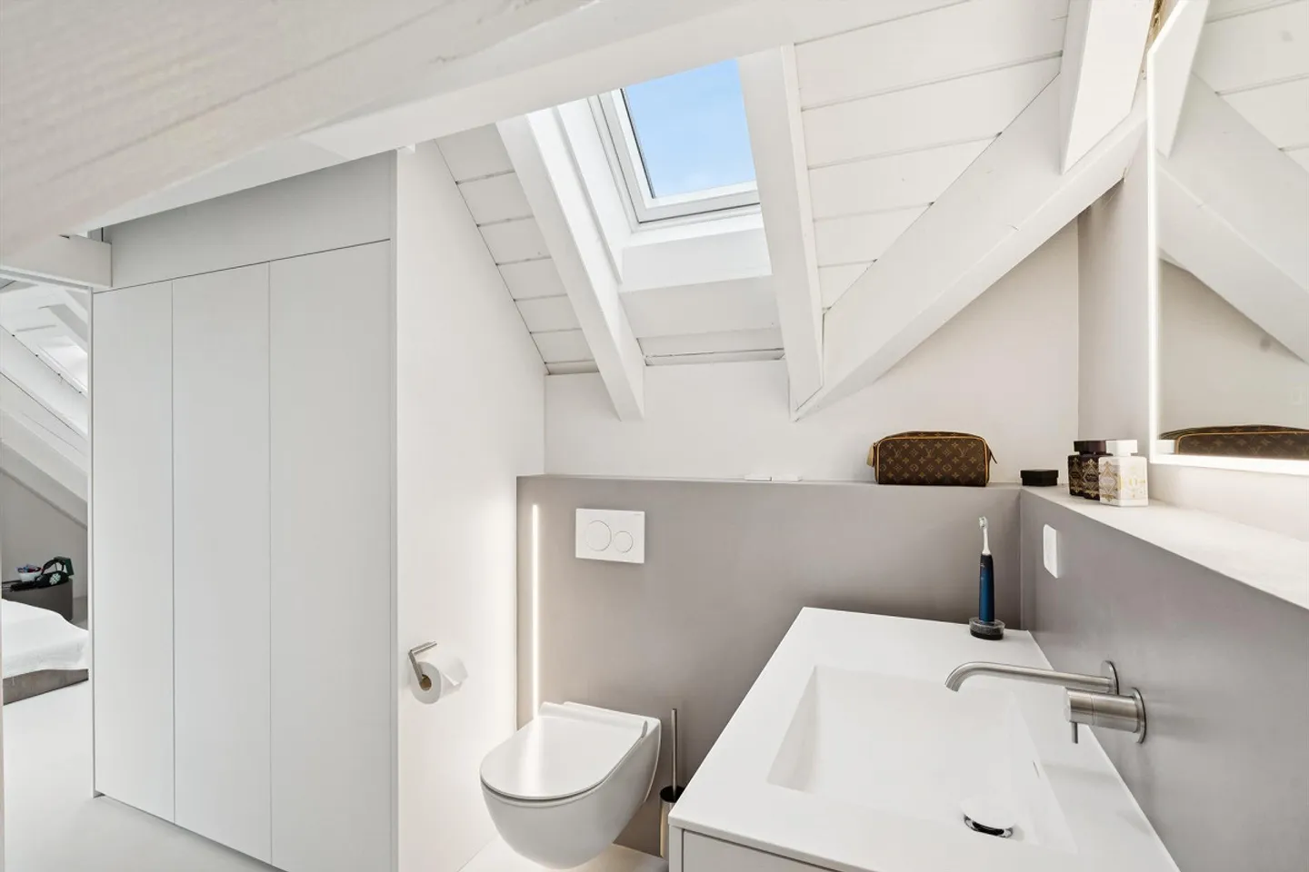 Exklusive Maisonette-Dachwohnung - neu renoviert mit modernem  und hochwertigem Ausbau - Foto 15 von 21