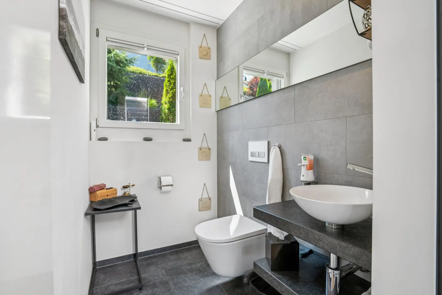 Villa familiare esclusiva con appartamento separato e vista lago - Foto 33 di 35