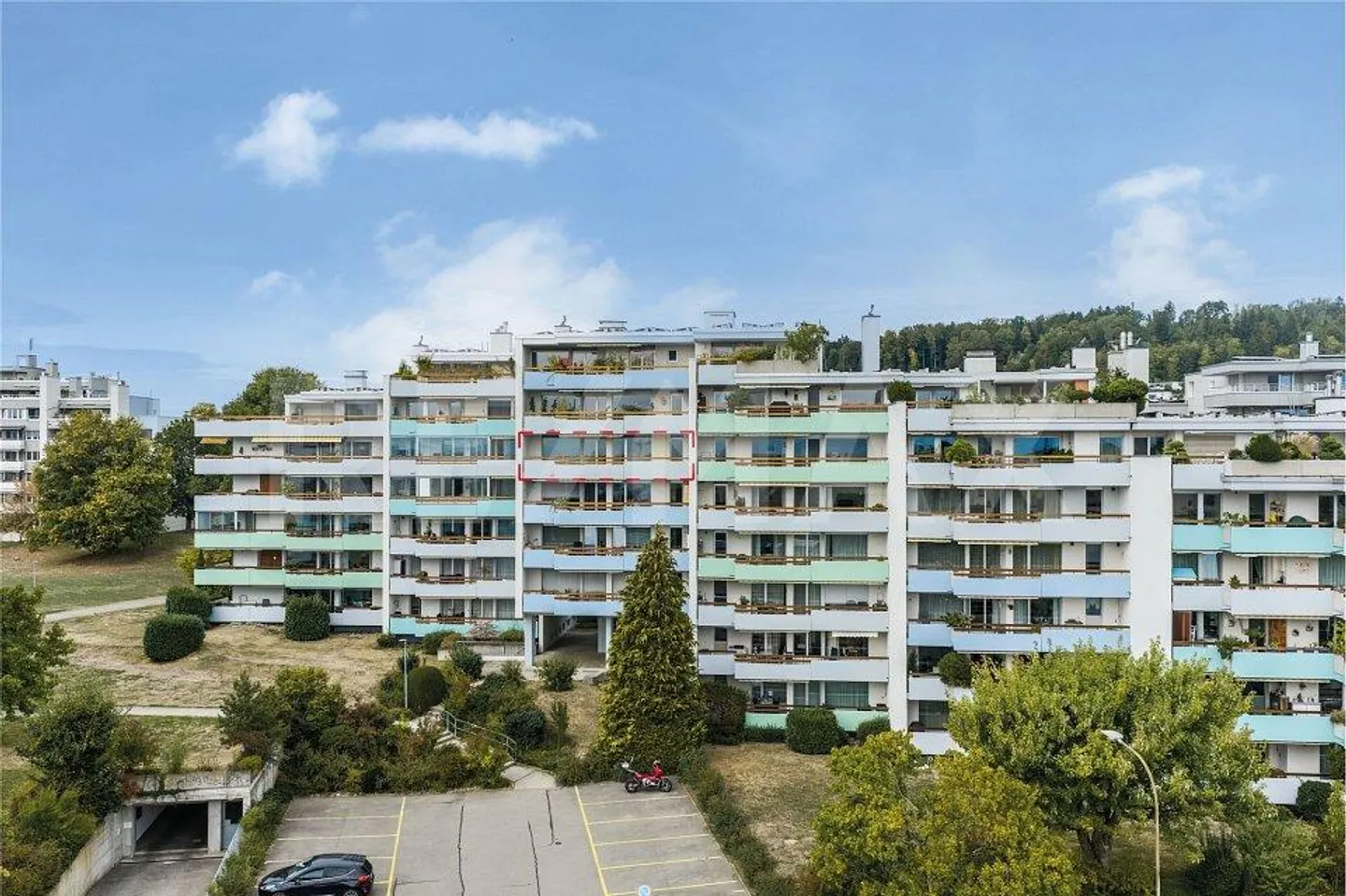 4½-ROOM APARTMENT ON THE FIFTH FLOOR WITH A DREAM VIEW - Photo 1 of 12
