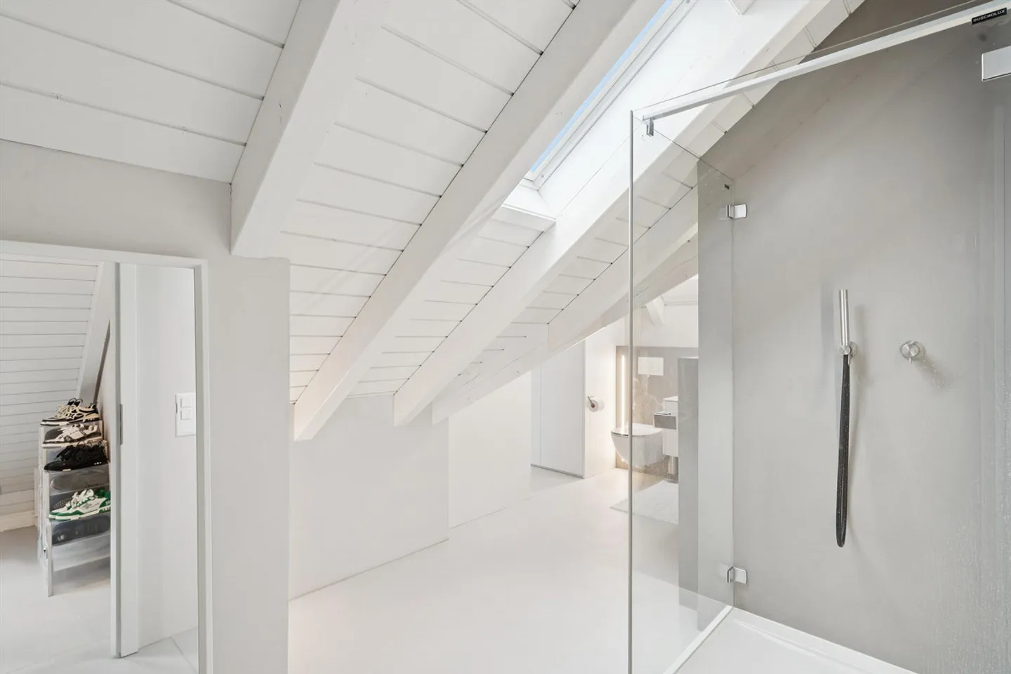 Exklusive Maisonette-Dachwohnung - neu renoviert mit modernem  und hochwertigem Ausbau - Foto 14 von 21