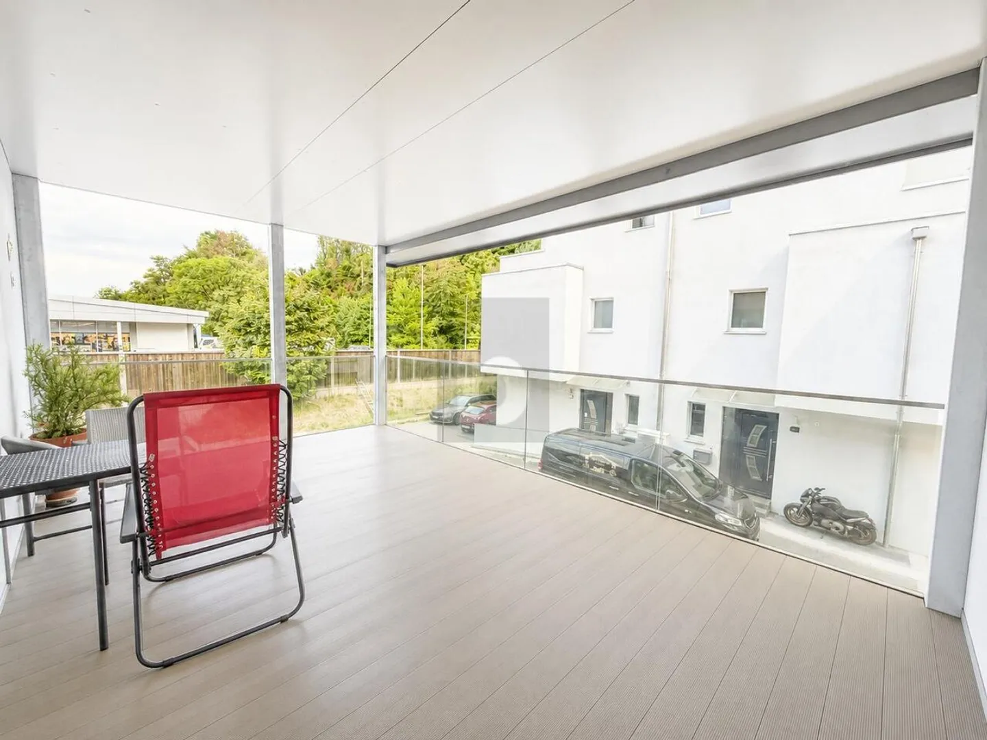 OFFERTE! MODERNO, CON GRANDE TERRAZZA - Foto 5 di 6