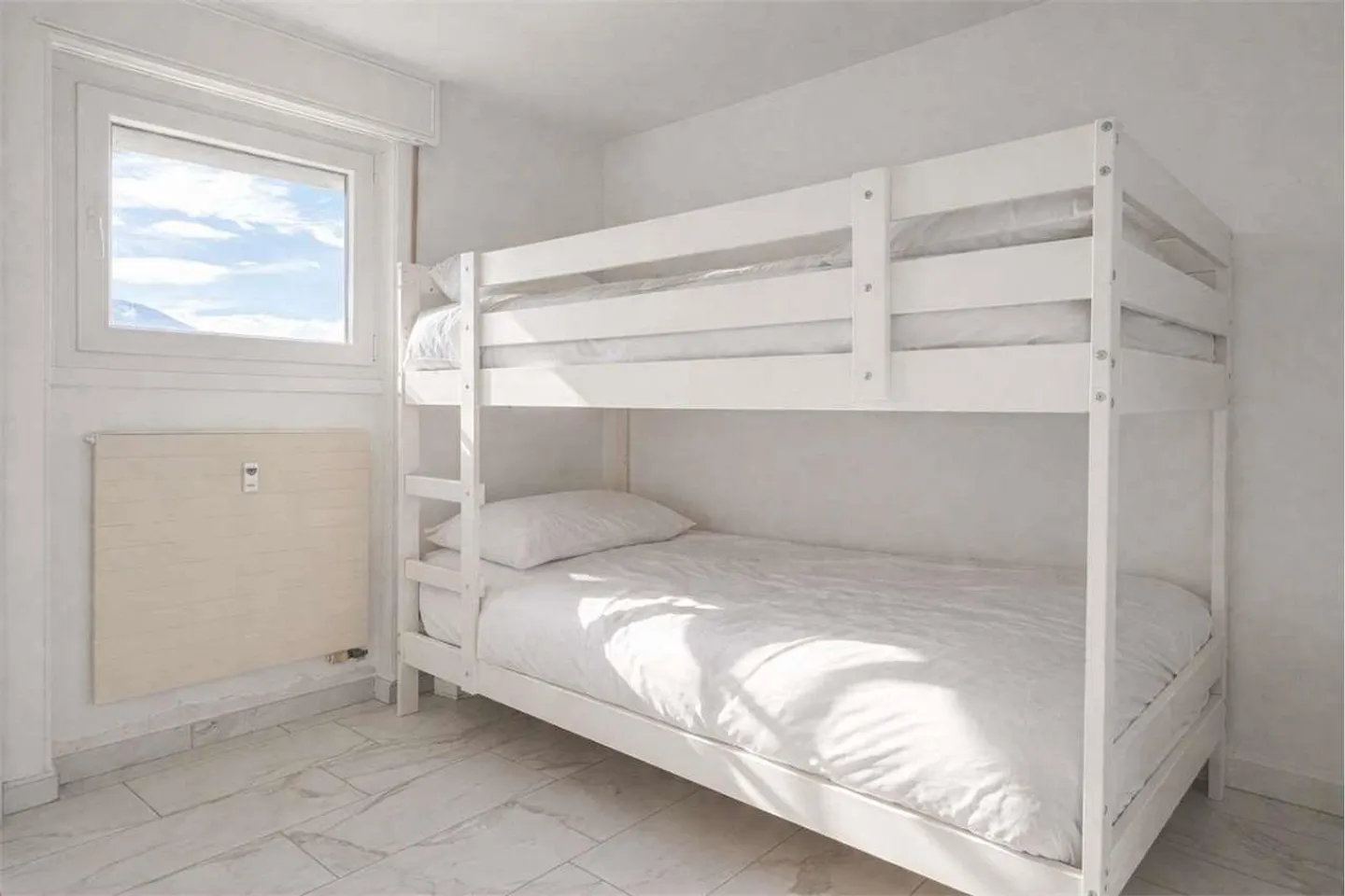 Appartamento ristrutturato con vista lago - Foto 4 di 7