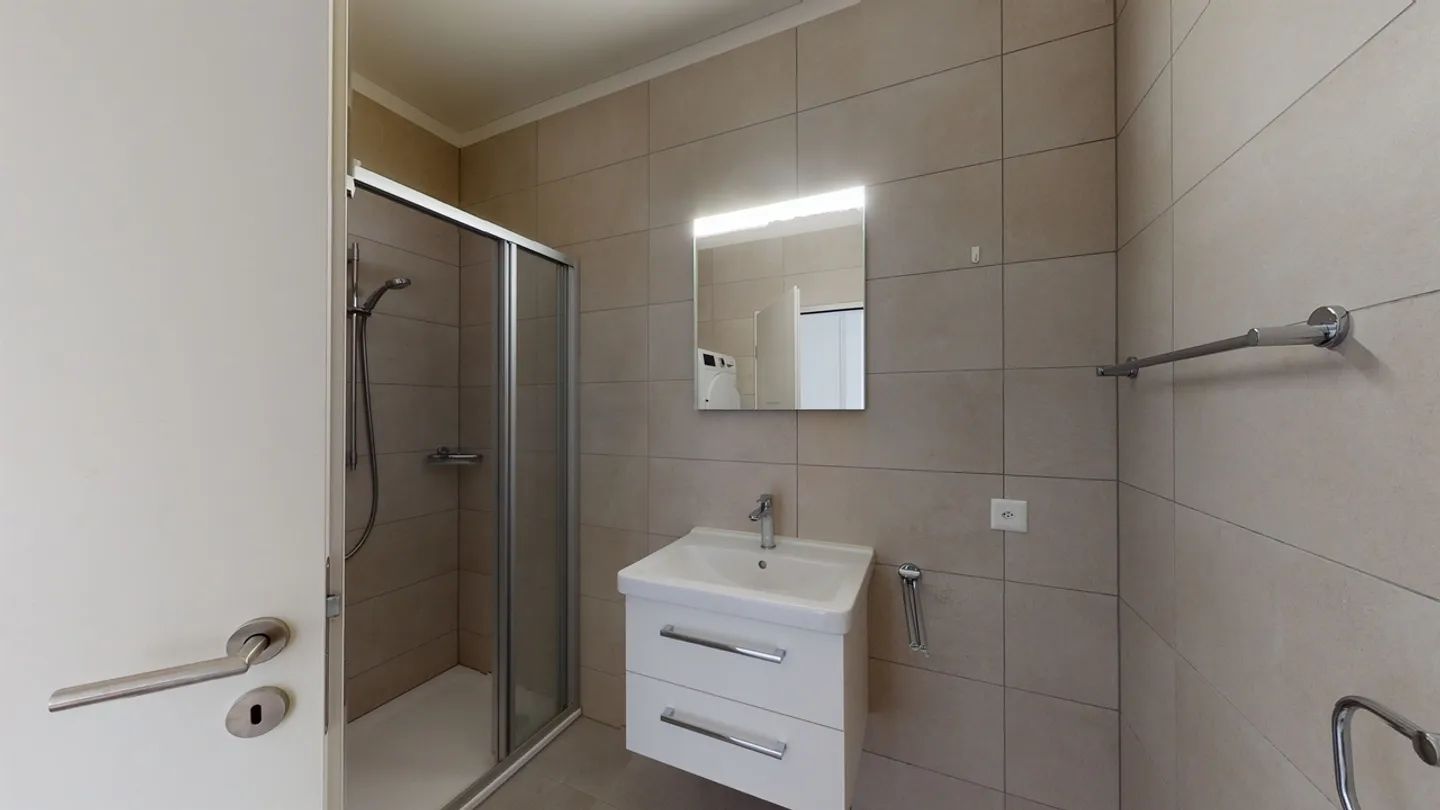 Appartamento moderno con terrazzo - Foto 7 di 8
