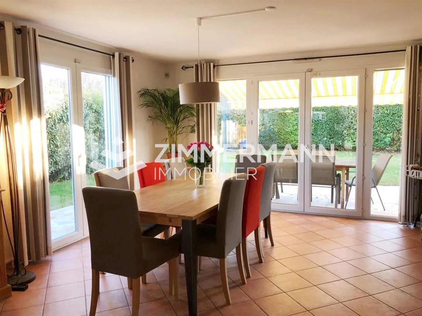 Villa,8,230 - Photo 5 of 11