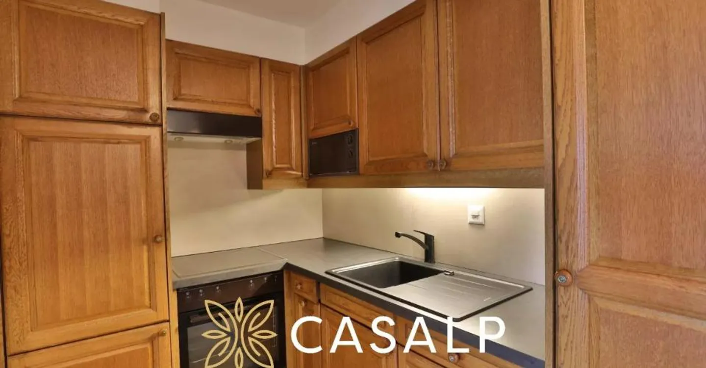 Superb 2.5 room renovated apartment at the foot of the slopes - Photo 8 of 12