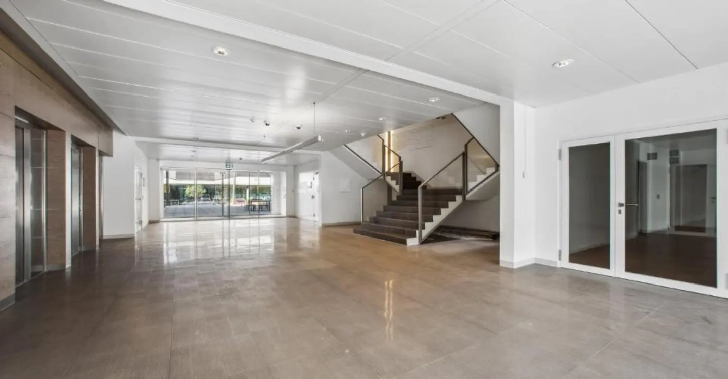 Offices for rent from 107 m2 on the Terre Bonne site - Photo 2 of 6