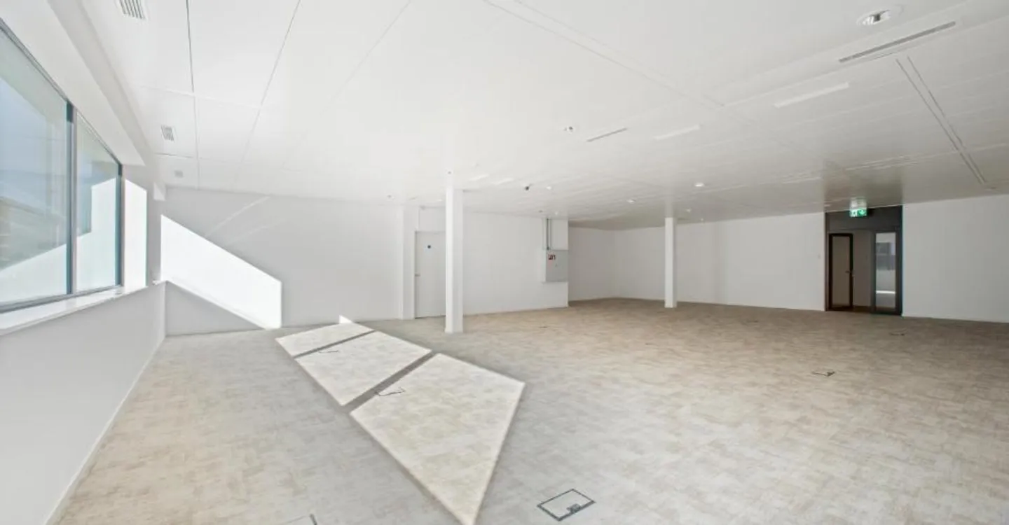 Offices for rent from 107 m2 on the Terre Bonne site - Photo 4 of 6