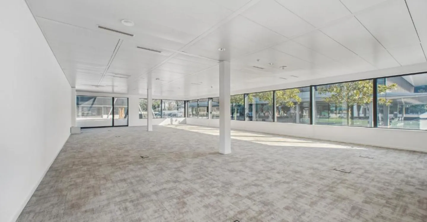 Offices for rent from 107 m2 on the Terre Bonne site - Photo 6 of 6