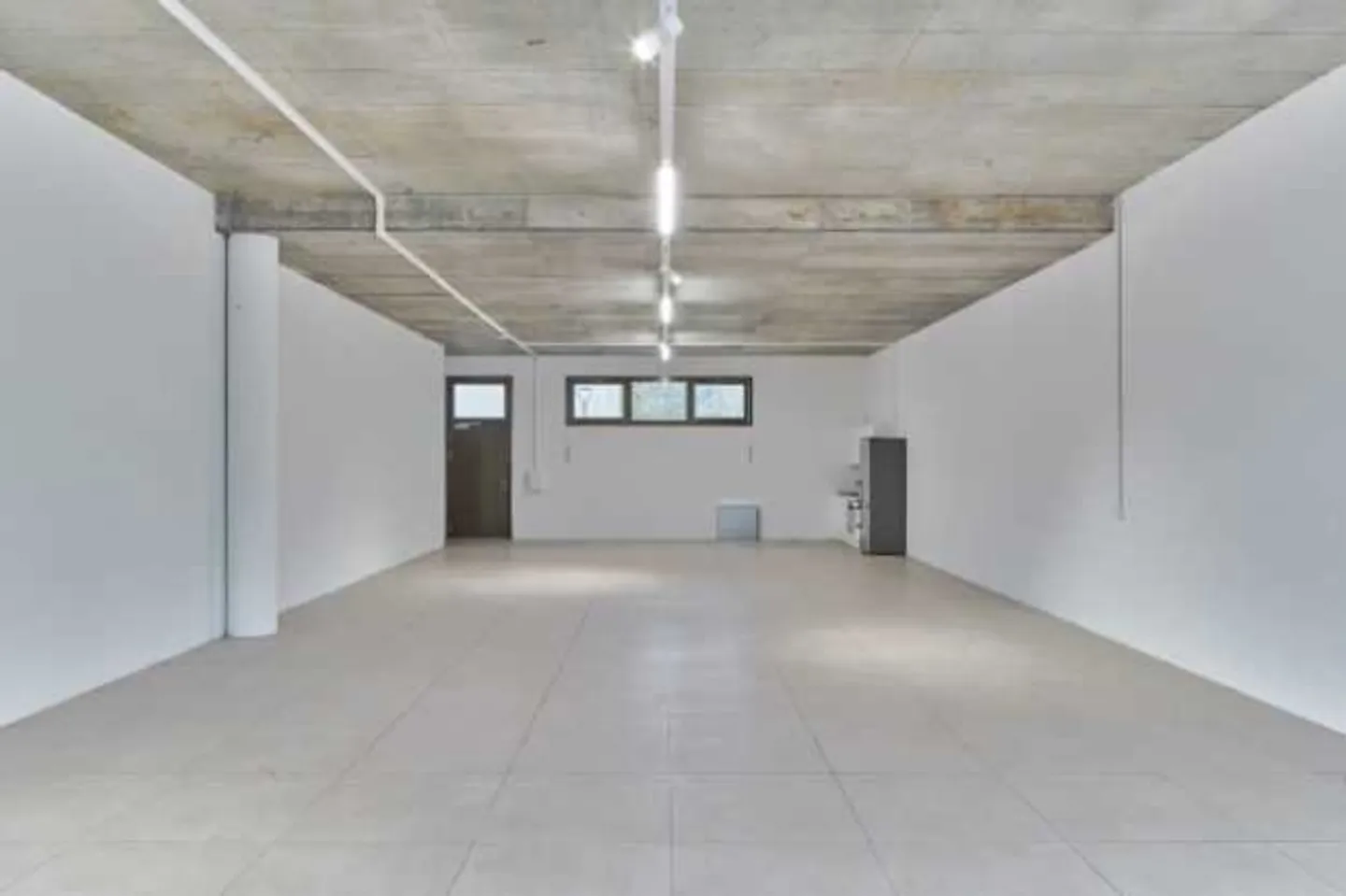 Mischgenutztes Gebäude mieten - Foto 4 von 5