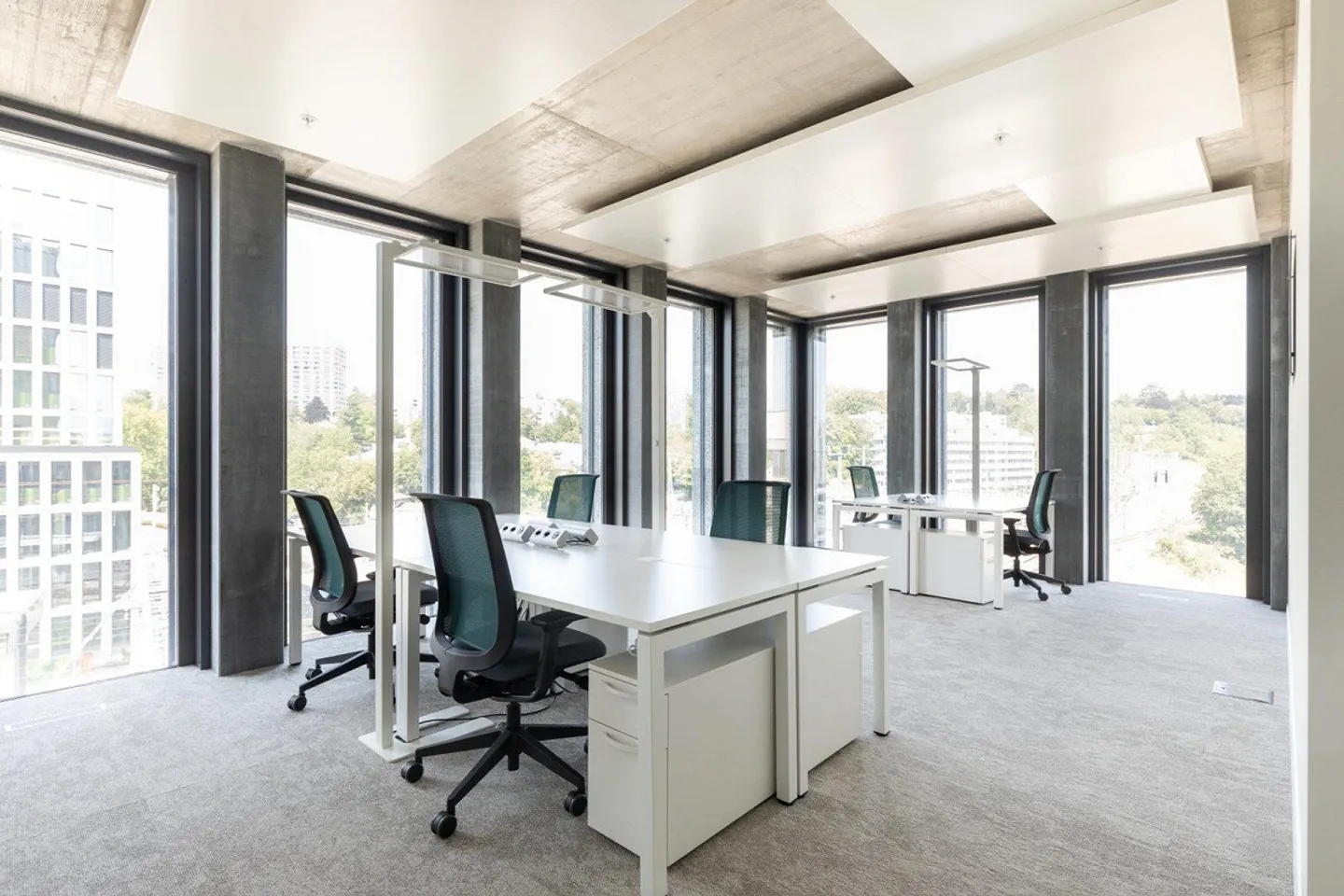 Privatbüro für 4 bei Regus Pont Rouge - Foto 2 von 9