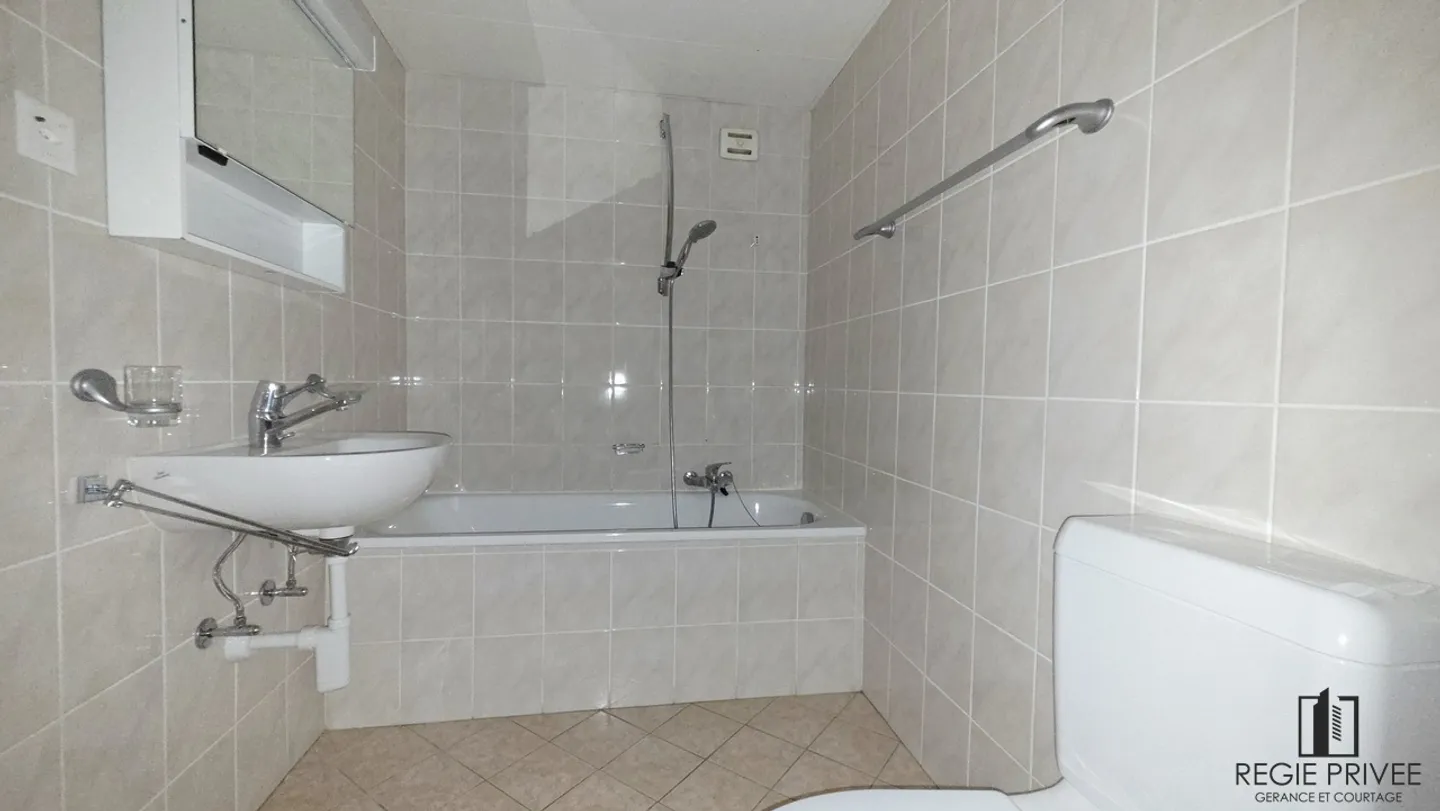 2.5-room apartment with balcony - Photo 5 of 6