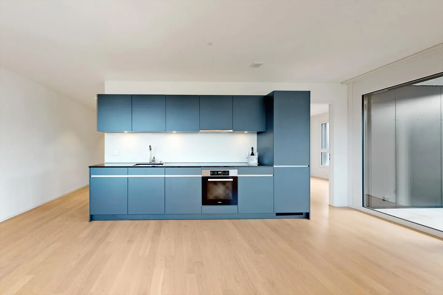 2.5 Room Apartment - Photo 4 of 11