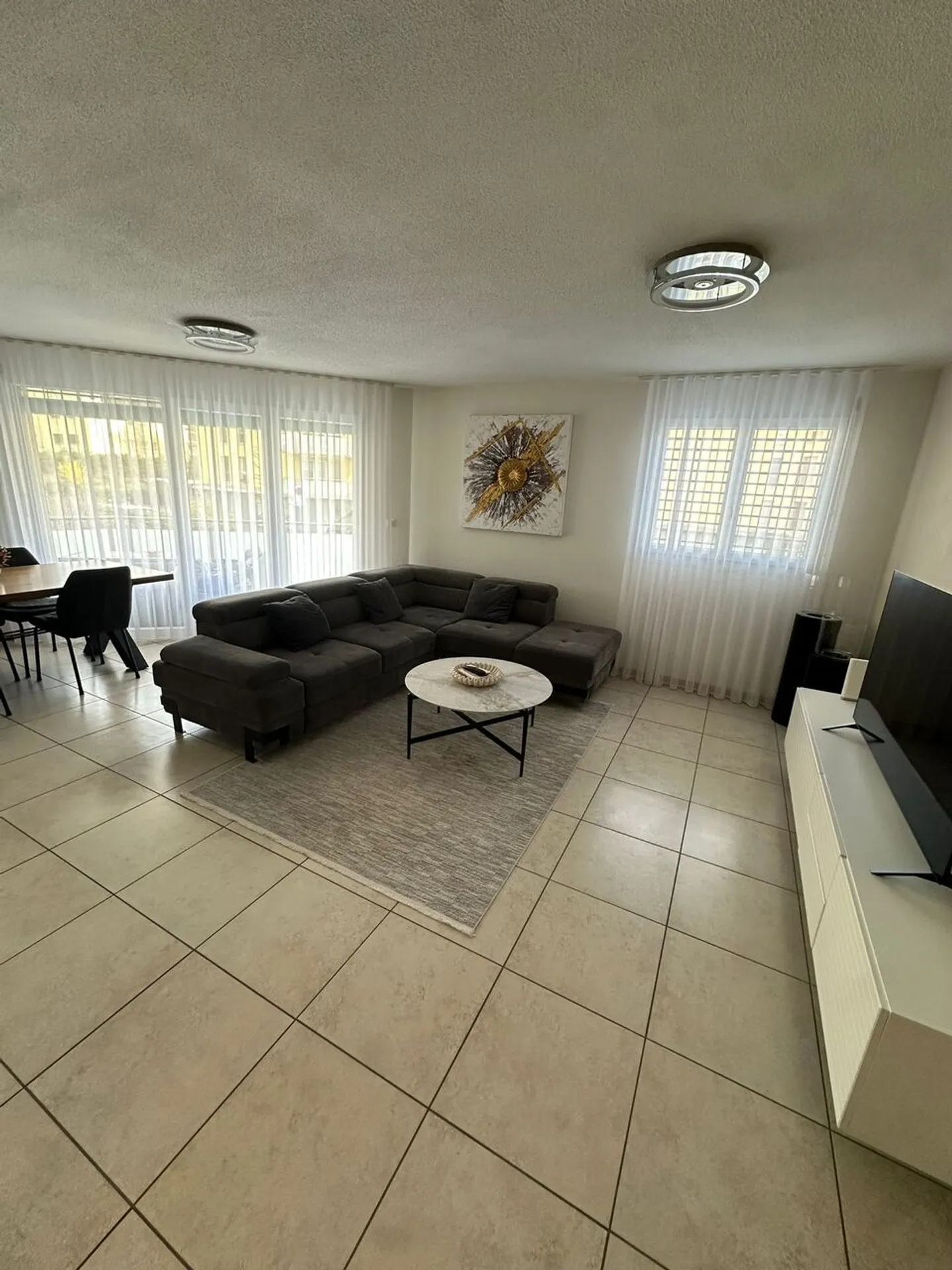 4,5-Zimmer-Wohnung im 1. Stock - Foto 1 von 9