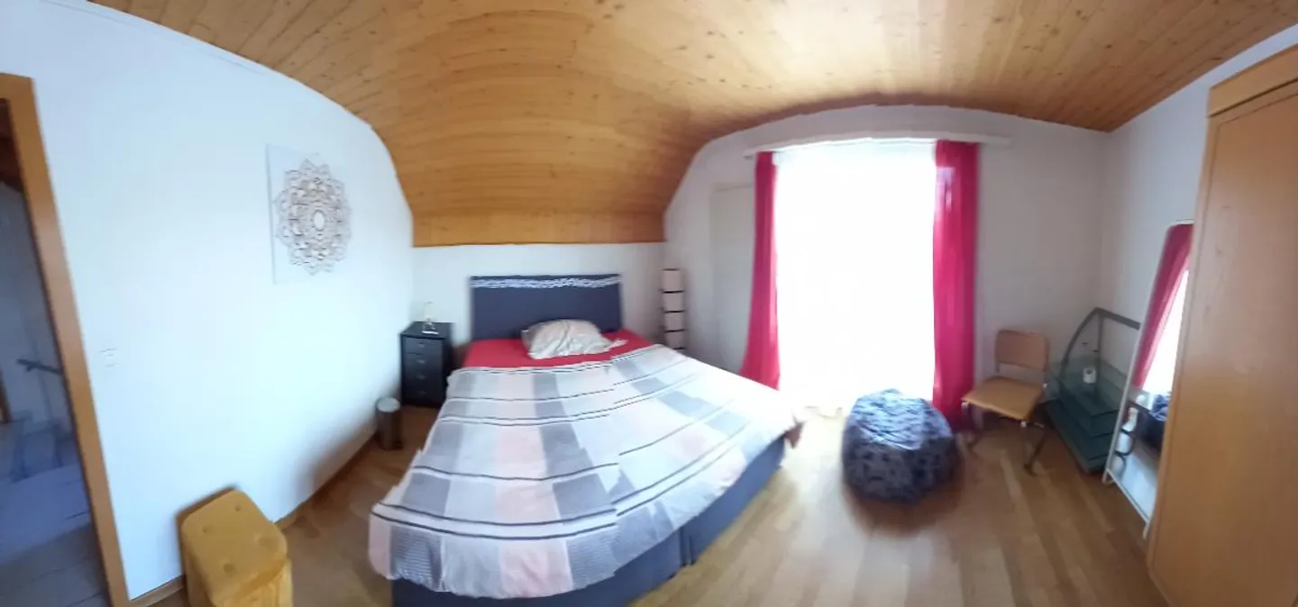 «Möbl. WG-Zimmer» - Foto 2 von 5
