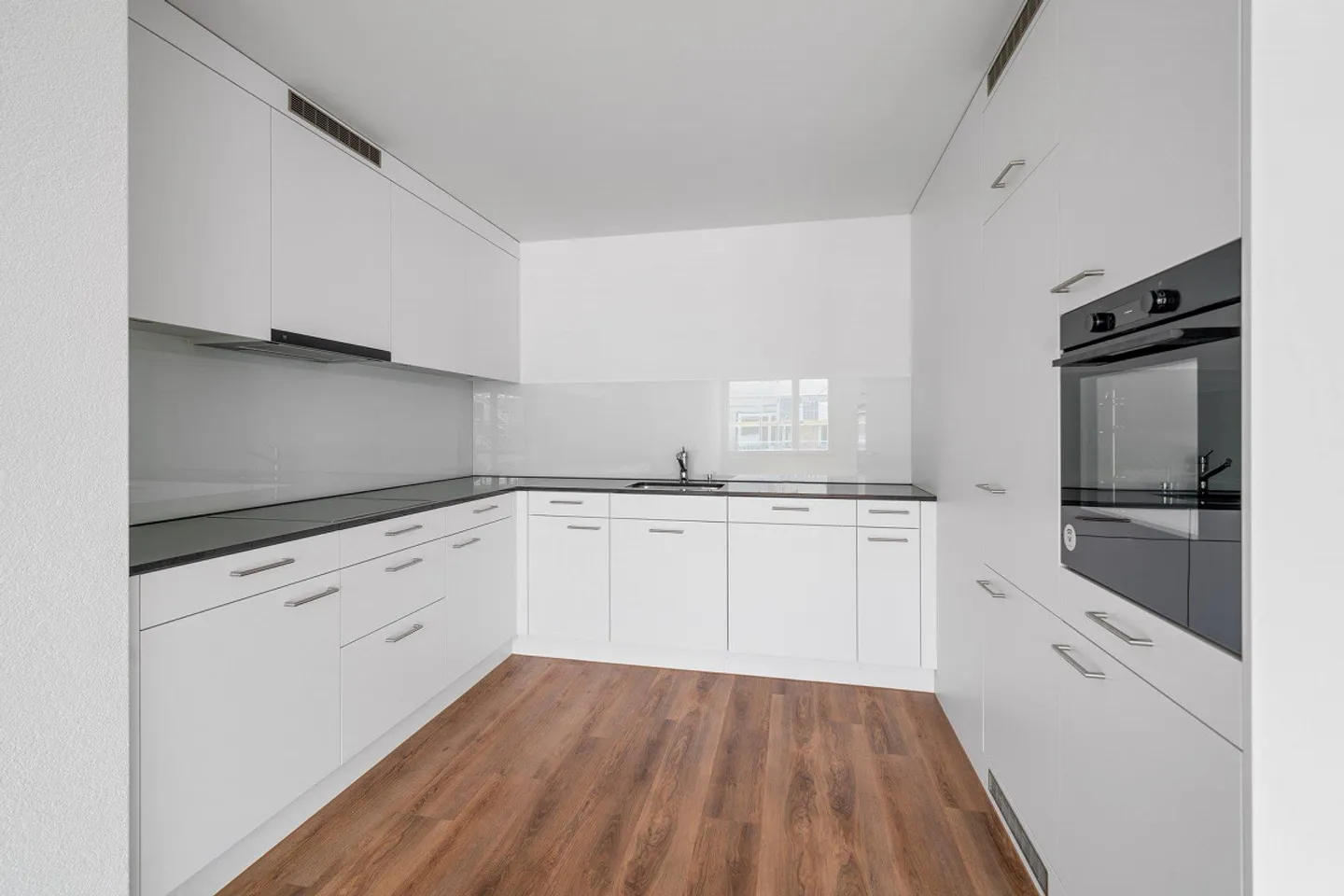 Überbauung FRIDA - Modern Living in the Heart of Lachen! - Photo 3 of 7