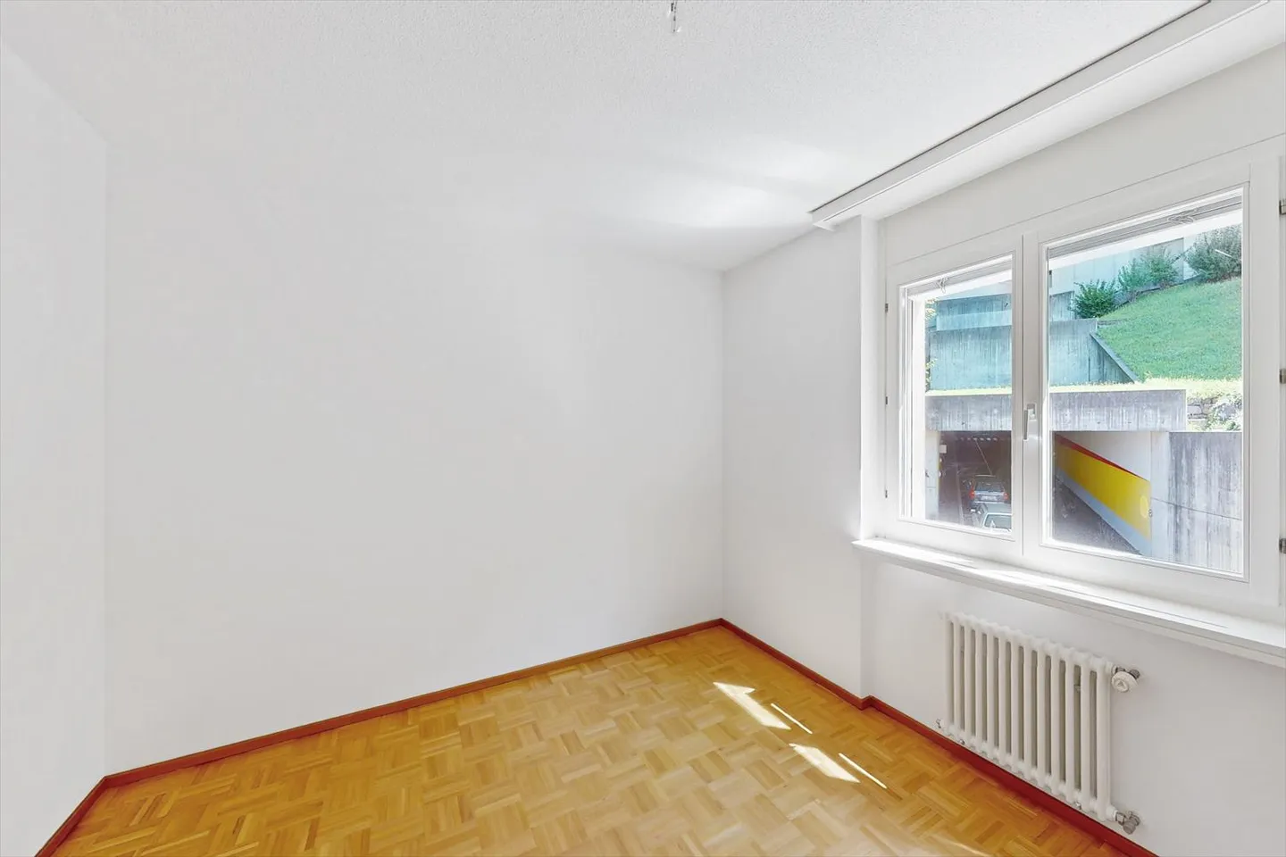 Élégance et tranquillité appartement 3.5 pièces immergé dans la verdure - Photo 8 sur 9