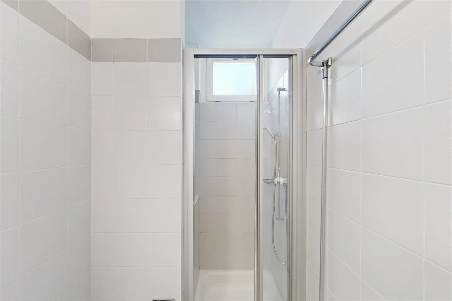 Élégance et tranquillité appartement 3.5 pièces immergé dans la verdure - Photo 7 sur 9