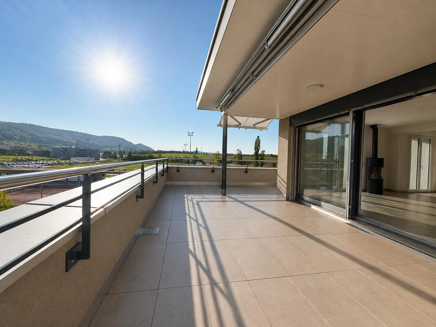 Modern mit Lift und grosser Terrasse mit Aussicht - Photo 4 sur 6
