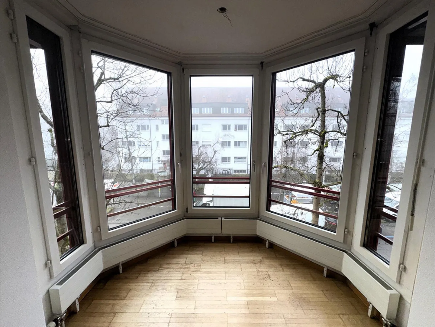 Appartamento 2.5 locali in posizione centrale a Zurigo-Oerlikon - Foto 3 di 8