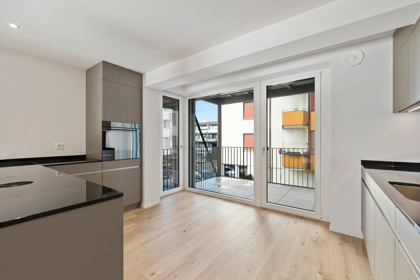 Appartement exclusif de 3,5 pièces au cœur de Küsnacht - Photo 2 sur 9