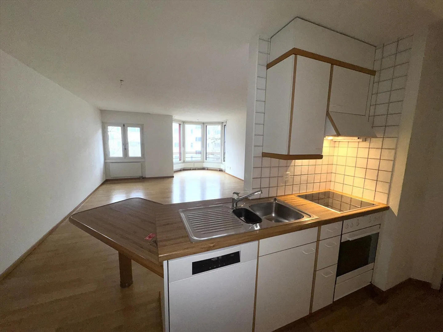 Appartamento 2.5 locali in posizione centrale a Zurigo-Oerlikon - Foto 4 di 8