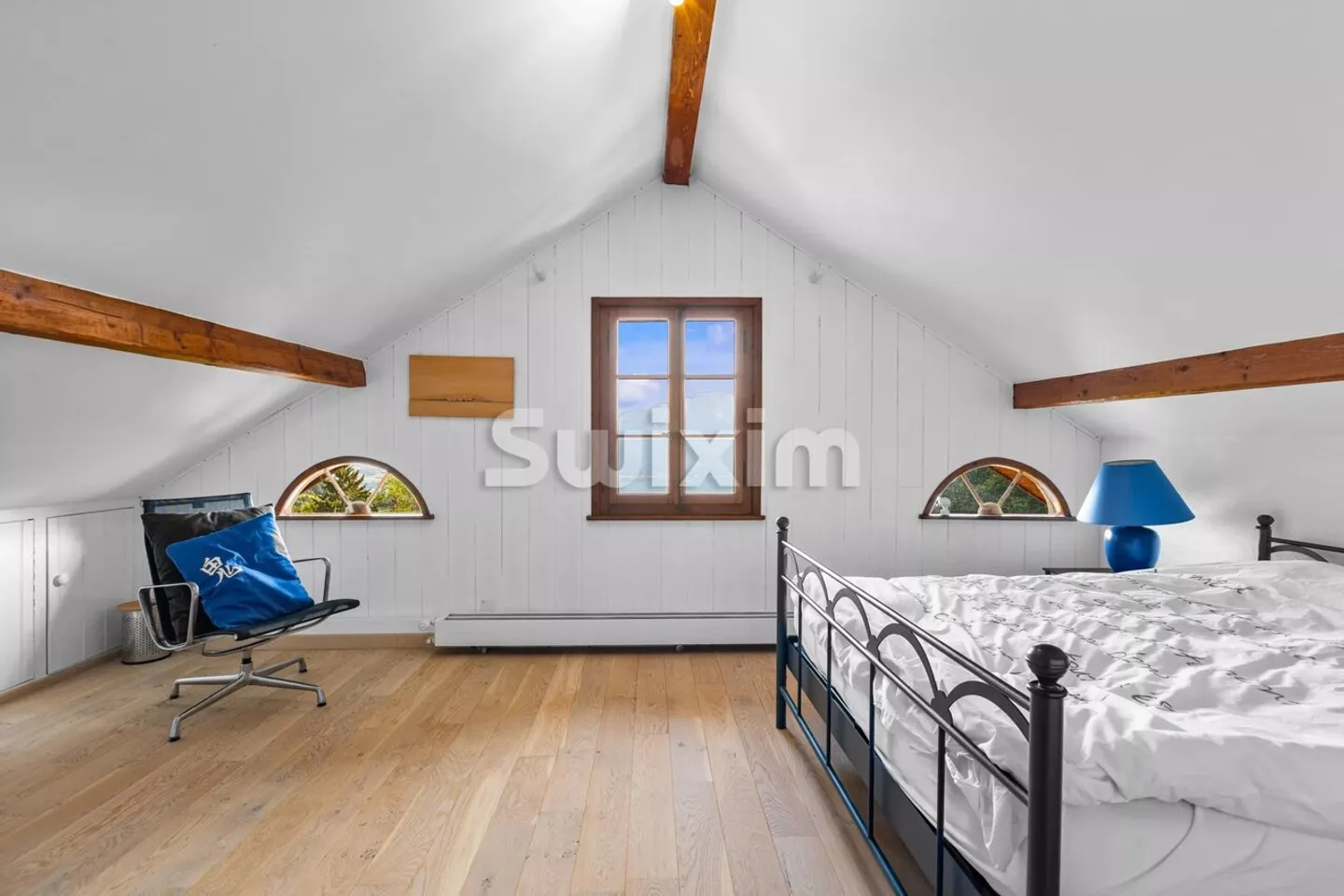 Exclusive ! Villa in the heart of nature with lake view! - Photo 5 of 9