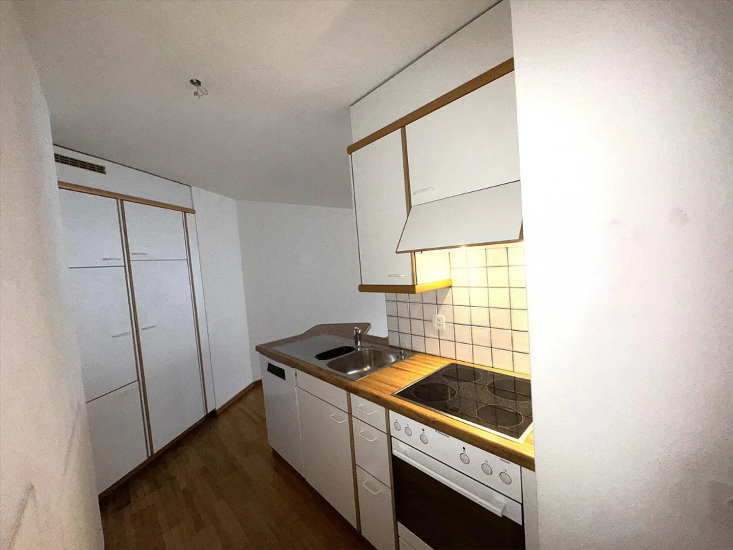 Appartamento 2.5 locali in posizione centrale a Zurigo-Oerlikon - Foto 5 di 8