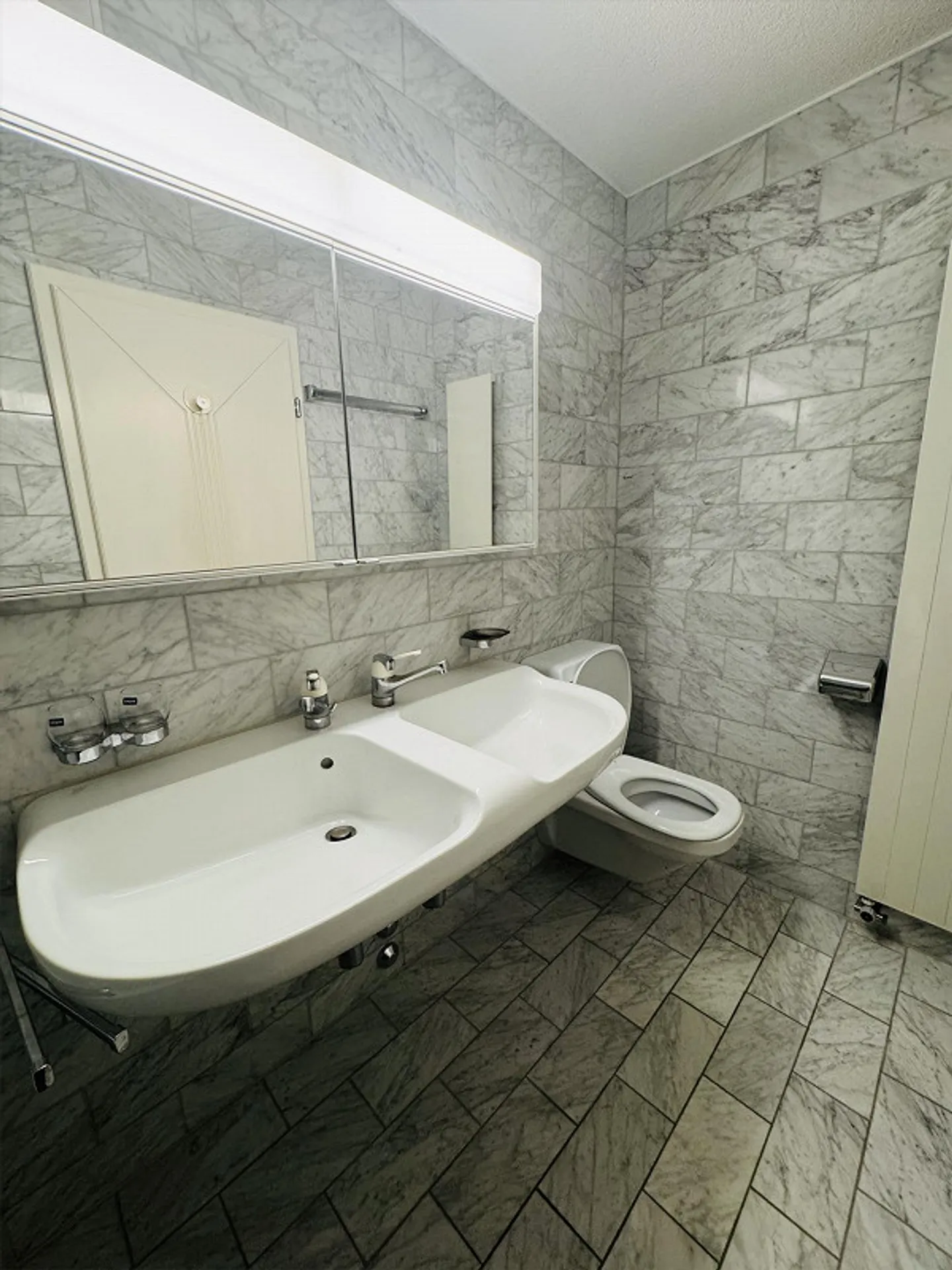 Appartamento 2.5 locali in posizione centrale a Zurigo-Oerlikon - Foto 6 di 8