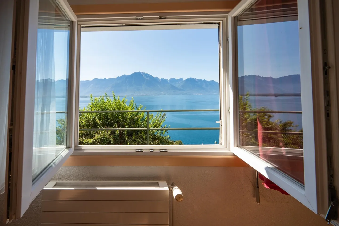 VILLA CON 3 APPARTAMENTI - VISTA LAGO IMPRENDIBILE - BENI RARI - ESCLUSIVITÀ - Foto 9 di 12