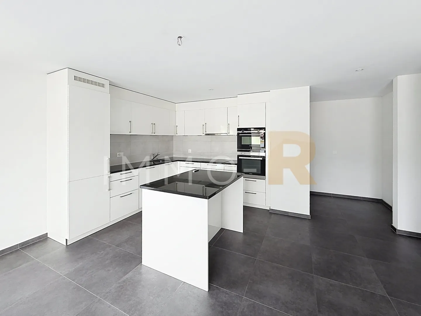 Ravissant appartement de 3.5 pièces avec grand balcon et vue dégagée - Foto 2 di 10