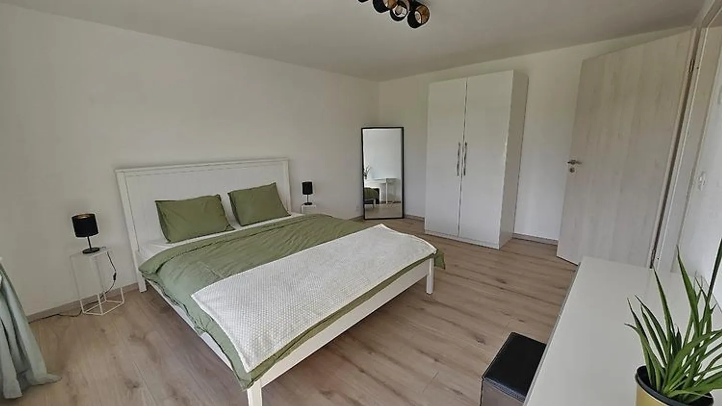 APPARTEMENT 4½ PIÈCES À SCHWARZENBURG (BE), MEUBLÉ, TEMPORAIRE - Photo 5 sur 9