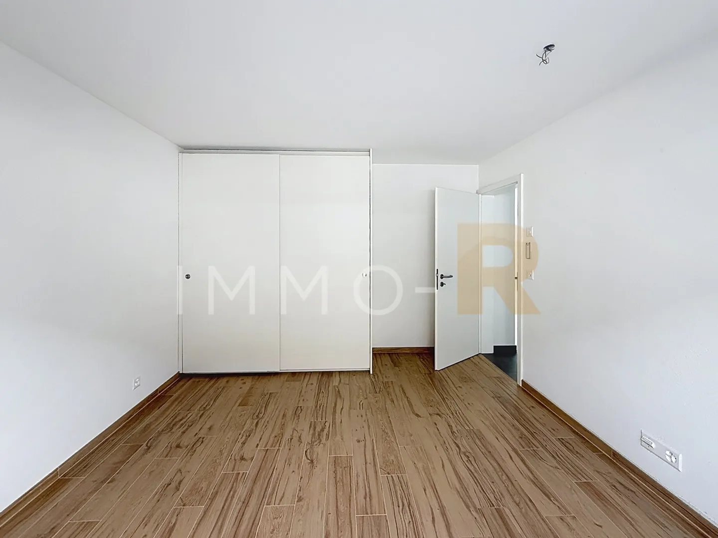 Ravissant appartement de 3.5 pièces avec grand balcon et vue dégagée - Foto 5 di 10