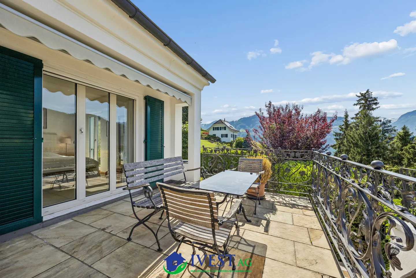 Exclusive Family Home with Lake View - Photo 5 of 39