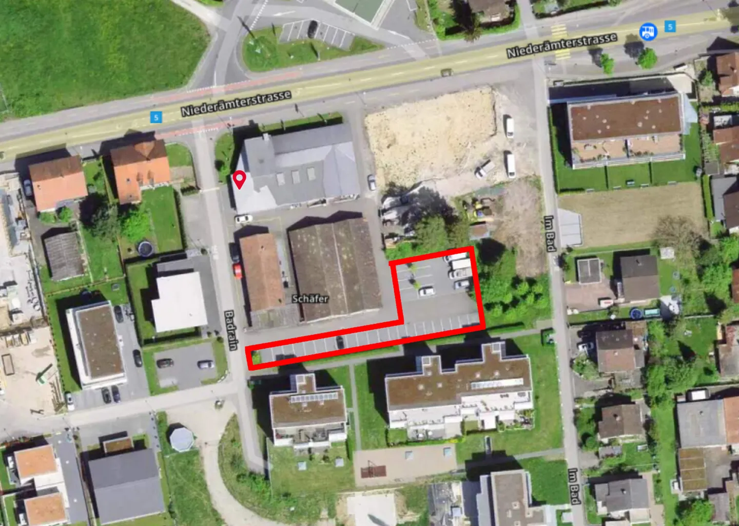 Aussenparkplätze an zentraler Lage verfügbar - Photo 1 sur 4