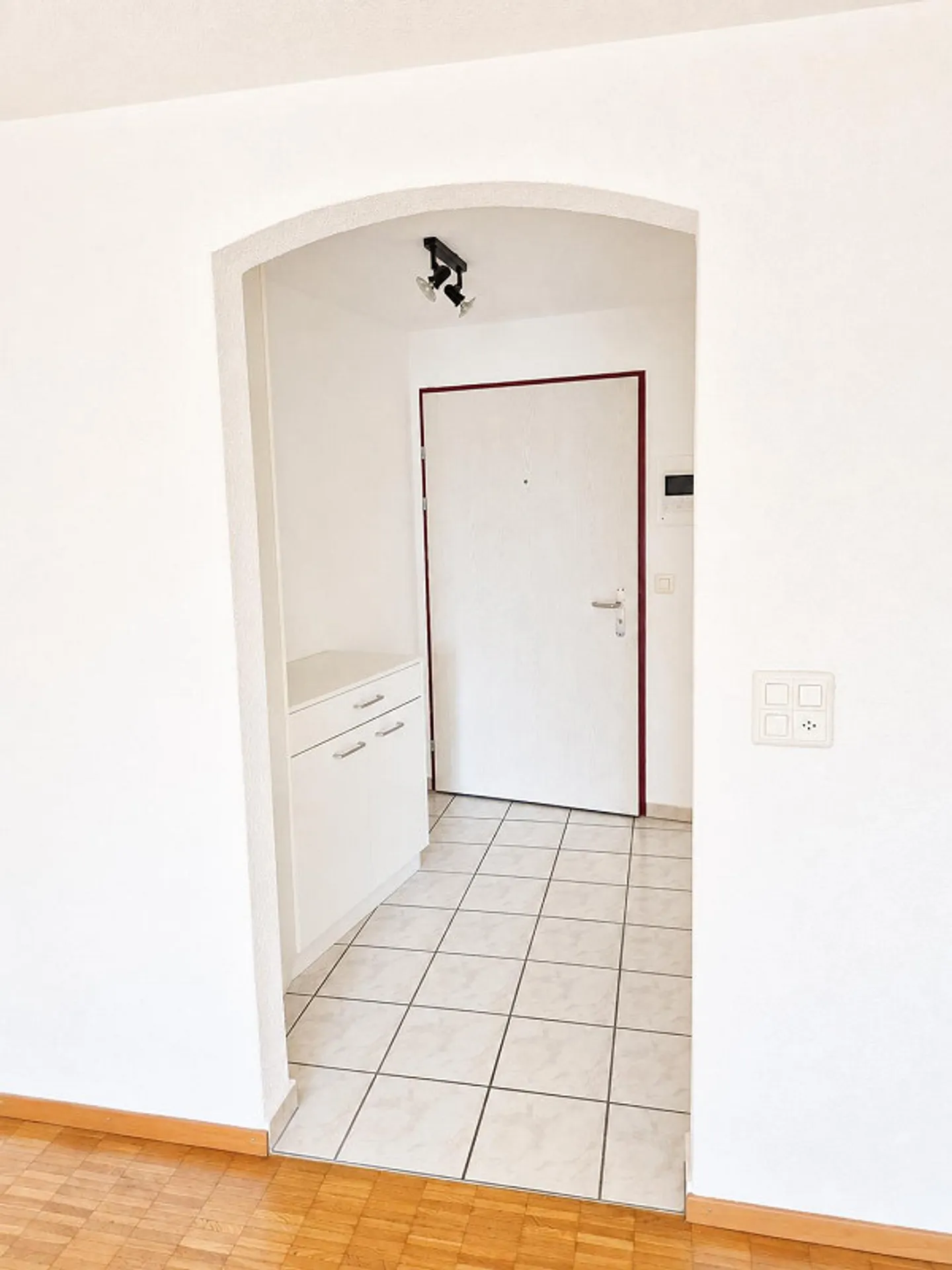 Appartement lumineux de 3,5 pièces à louer dans le parc Bellevue - Photo 2 sur 11