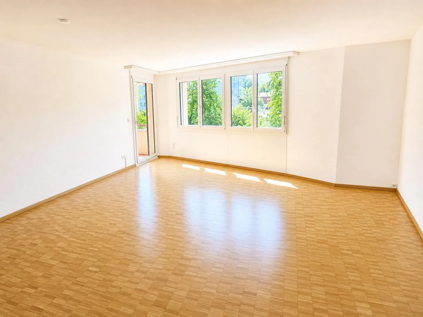 Appartement lumineux de 3,5 pièces à louer dans le parc Bellevue - Photo 3 sur 11